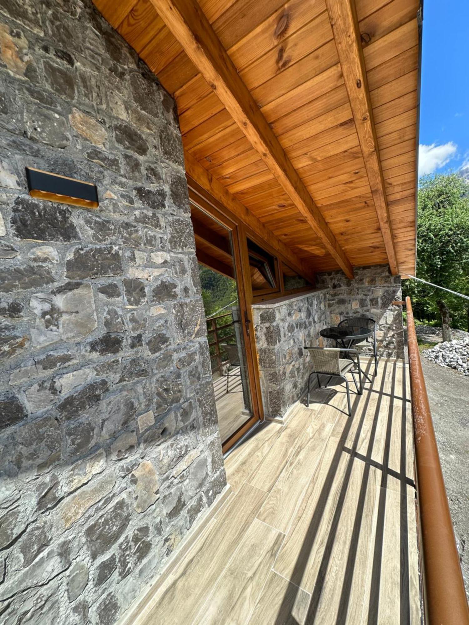 Bujtina Carku Hotel Theth Exterior photo