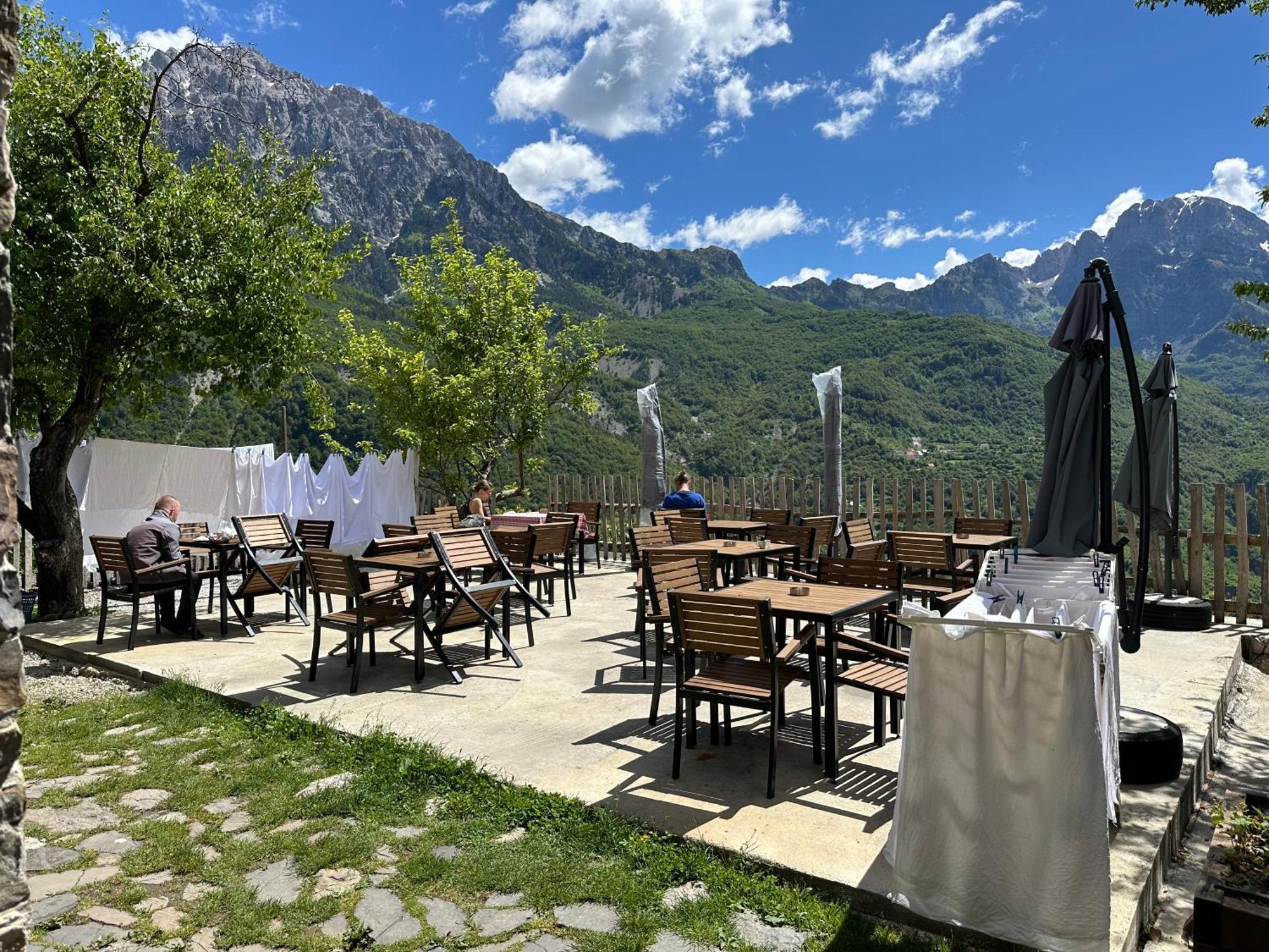 Bujtina Carku Hotel Theth Exterior photo