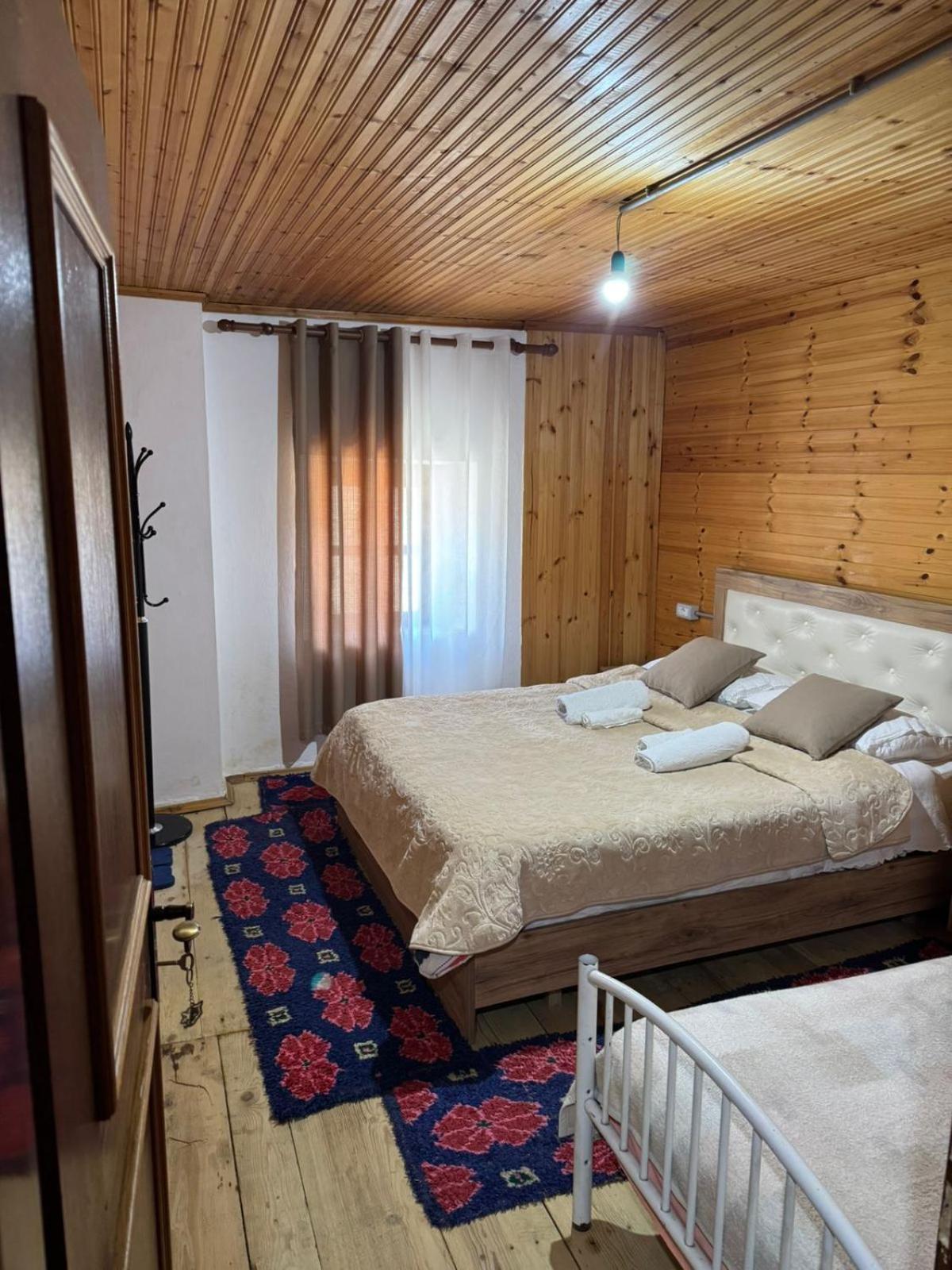 Bujtina Carku Hotel Theth Exterior photo